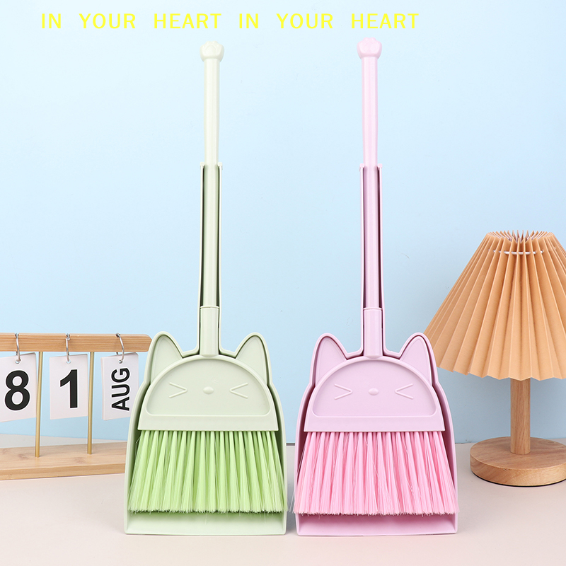 【X】1 Set Cartoon Flexible Bris - Kids Outdoor Broom recension och pris